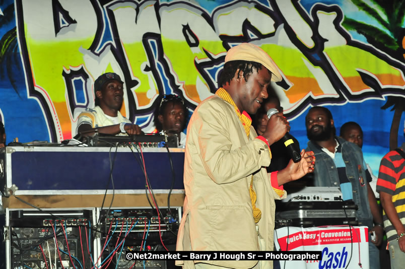 Minister of Tourism, Edmund Bartlett @ Jamaica Jazz and Blues Festival 2009 - Presented by Air Jamaica - Thursday, January 22, 2009 - Venue at the Aqueduct on Rose Hall Resort &amp; Country Club, Montego Bay, Jamaica - Thursday, January 22 - Saturday, January 24, 2009 - Photographs by Net2Market.com - Barry J. Hough Sr, Photographer/Photojournalist - Negril Travel Guide, Negril Jamaica WI - http://www.negriltravelguide.com - info@negriltravelguide.com...!